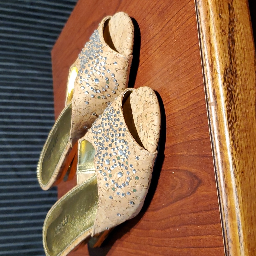 Amanda's gold wedges New never worn
